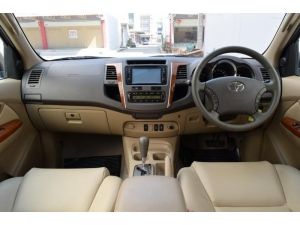 Toyota Fortuner 3.0 (ปี 2010) V SUV AT รูปที่ 4
