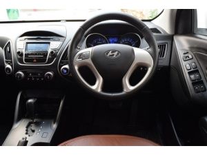 Hyundai Tucson 2.0 D SUV AT รูปที่ 4