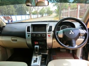 mitsubishi pajero sport 2.5 GT ดีเซล 175 แรงม้าปี 2010 มือเดียวป้ายแดงออกห้างไม่เคยมีอุบัติเหตุ รูปที่ 4