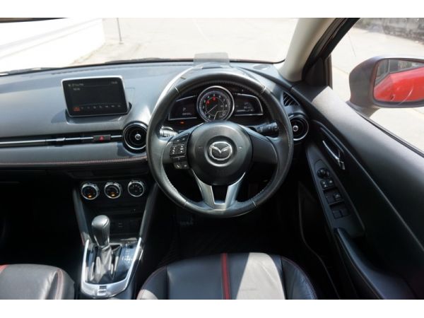 AA3412 ปี 2016 MAZDA 2 1.3 HIGH PLUS เกียร์ AT สีแดง รูปที่ 4