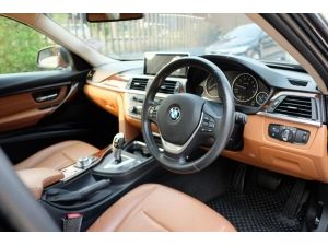 2012 BMW 320i 2.0 F30 รูปที่ 4