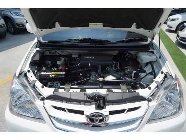 TOYOTA AVANZA 1.5E VVT-i AT ปี2011 สีขาว รูปที่ 4