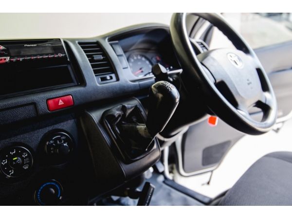 2014 Toyota Hiace 3.0 ตัวเตี้ย D4D Van MT รูปที่ 4