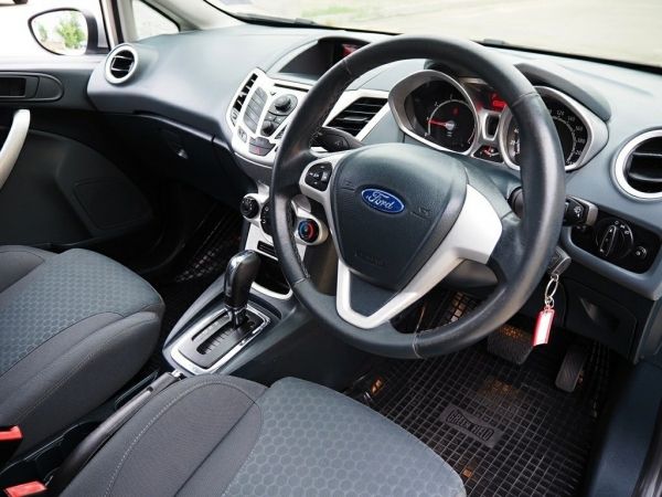 FORD FIESTA 1.5 SPORT SEDAN ปี13 จด 14 รูปที่ 4