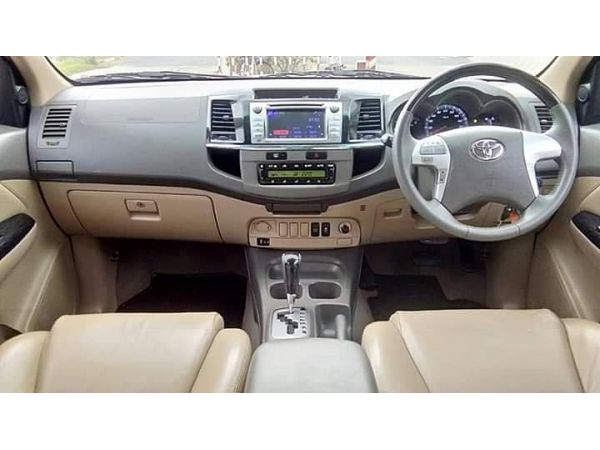 2012 Toyota Fortuner 3.0 V 2WD SUV AT รูปที่ 4