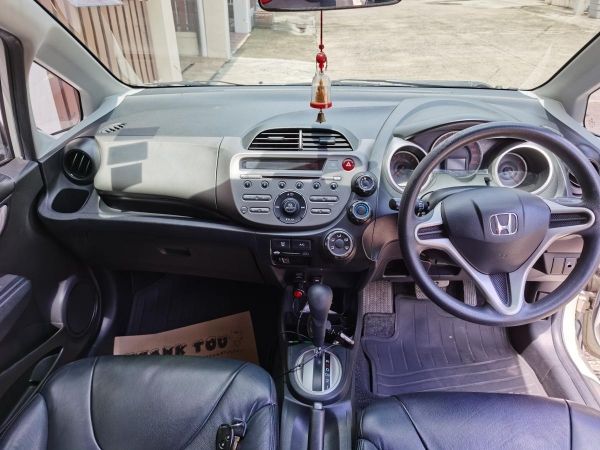 HONDA​ JAZZ​ 2010​ V AT รูปที่ 4