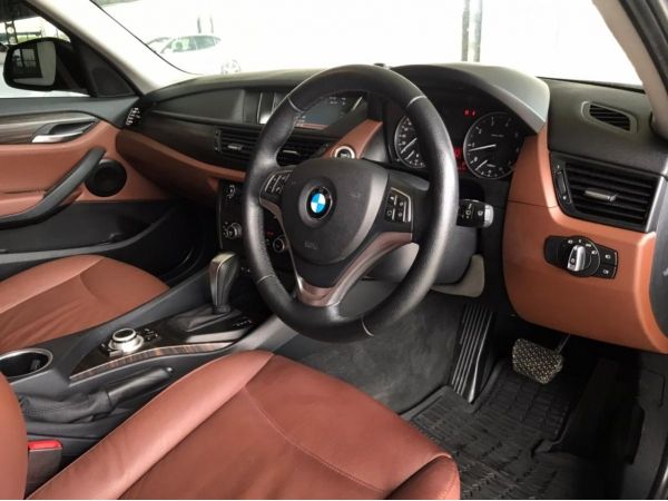 2015 BMW X1 2.0 E84 sDrive18i xLine SUV AT รูปที่ 4