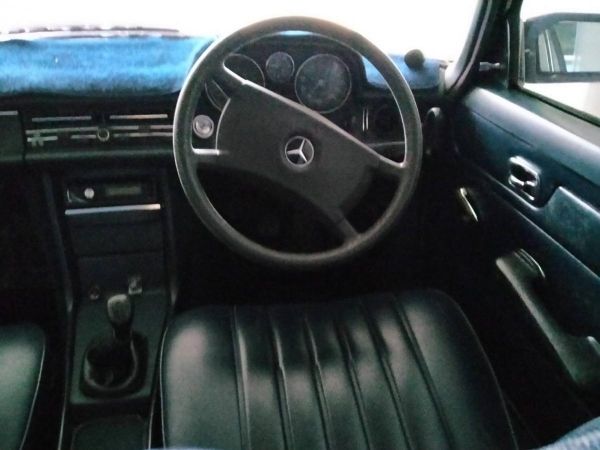 Benz W115 มือสอง รูปที่ 4