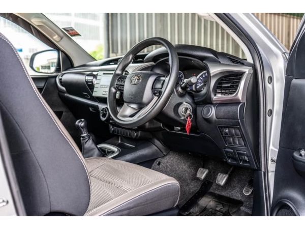 Toyota hilux revo cab2.7e prerunner รูปที่ 4