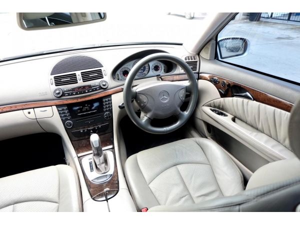 Benz E-CLASS W211 E240 Avantgarde ปี2005 รูปที่ 4