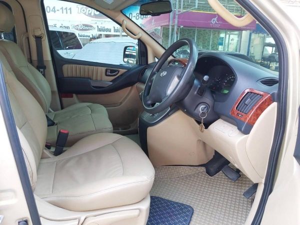 Hyundai H1  2.5  Maesto Deluxe ดีเซล ออโต้ Airbag/Abs  ปี 2010  สีน้ำตาล รถมือเดียวจากป้ายแดง สภาพสวยเดิม รูปที่ 4