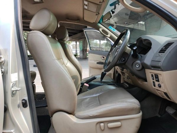 2011 Fortuner 3.0V Auto รูปที่ 4