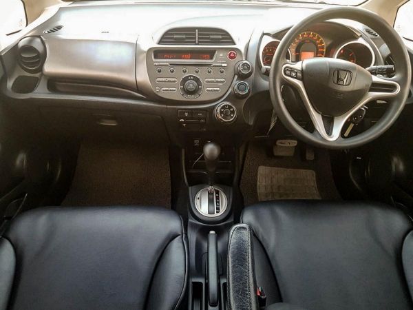 Honda Jazz GE 1.5SV i-Vtec 2012 AUTO รูปที่ 4