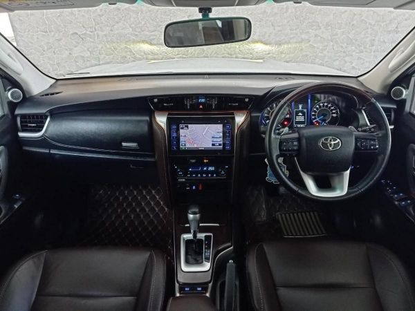 TOYOTA NEW FORTUNER 2.4 V NAVI ปี 2017 สีขาว รูปที่ 4