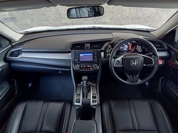 HONDA CIVIC FC 1.8 E ปี 2017 สีขาว รูปที่ 4