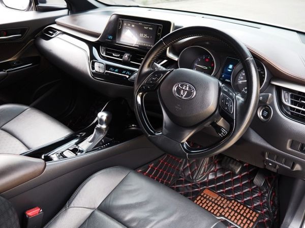 Toyota C-HR 1.8 MID ปี 2018 จดปี 2019 เกียร์ Auto สภาพป้ายแดง รูปที่ 4