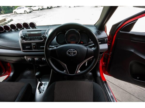 2013  TOYOTA YARIS  (โฉม 13-17) E 1.2 A/T สีแดง รูปที่ 4