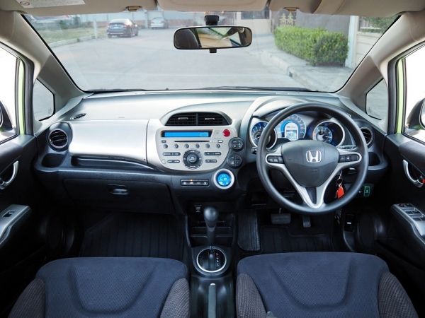 HONDA JAZZ 1.3 HYBRID ปี 2012 จดปี 2013 เกียร์AUTO สีเขียวเฟรชไลม์(นิยม) สภาพนางฟ้า รูปที่ 4