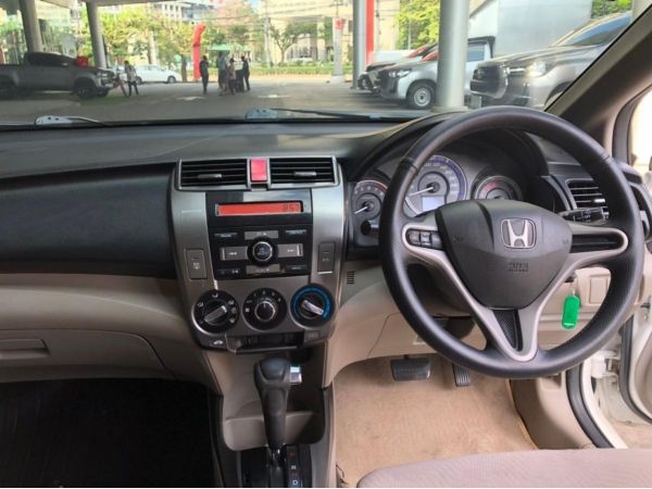 Honda  Brio 1.2V ปี2012 สีขาว รถสวย สภาพดีมาก รูปที่ 4