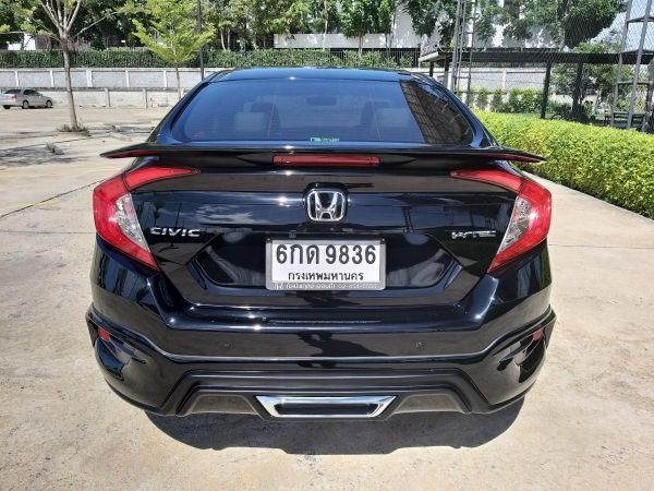 HONDA CIVIC 1.8 EL ปี 2017 สีดำ FC เครื่อง 1800 ออโต้ รถมือเดียวออกห้าง ไมล์น้อย เหมือนรถป้ายแดง รูปที่ 3