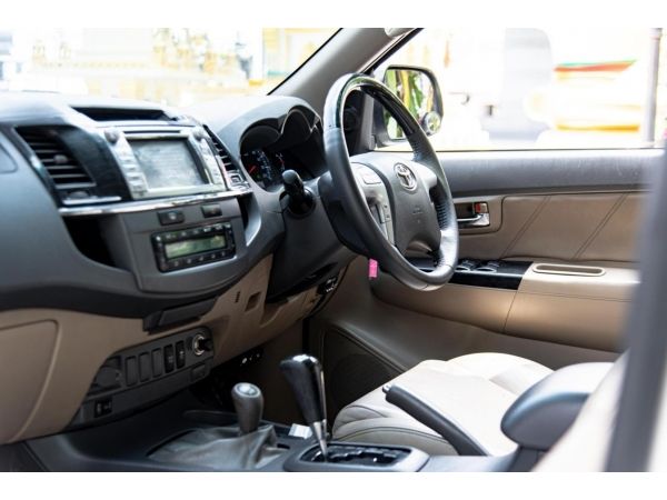 2014 Toyota Fortuner 3.0 V SUV รูปที่ 4