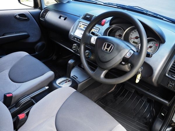 HONDA JAZZ 1.5 E i-DSI (AS) ปี 2004จุดเริ่มต้นรถซิ่งขวัญใจวัยรุ่น พร้อมล้อแม็กซ์หล่อๆ รูปที่ 4