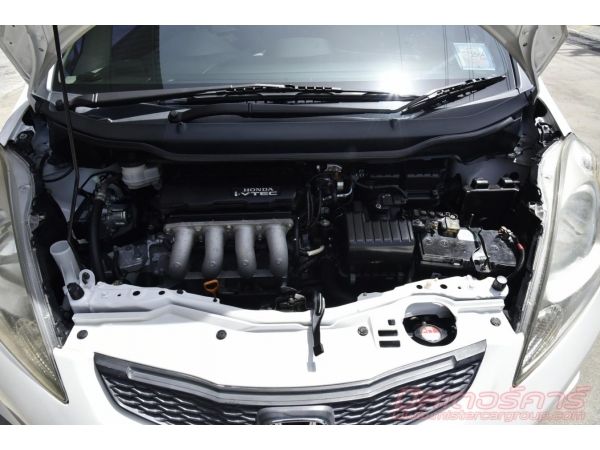 2010 HONDA JAZZ 1.5 V ใชเงิน 5 พันออกรถ ฟรีดาวน์ แถมประกันภัย รูปที่ 4