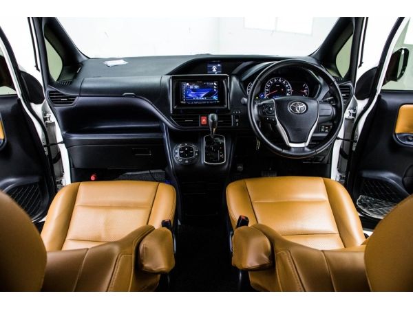 2016 TOYOTA VOXY 2.0 ZS รูปที่ 4