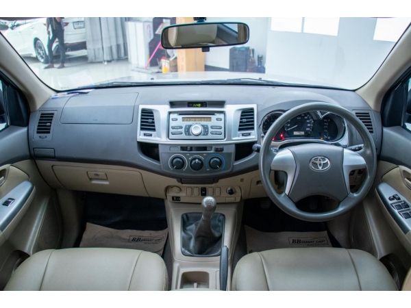 2012 TOYOTA VIGO 4DR 2.7 E รูปที่ 4