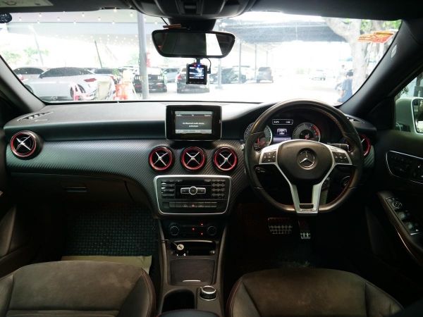 2013  Mercedes-Benz A-Class A250 Sport w176 รูปที่ 4