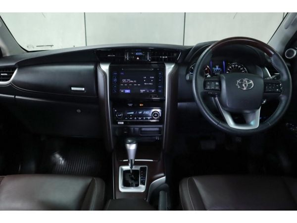 2019 Toyota Fortuner 2.4 V SUV AT (ปี 15-18) B4042 รูปที่ 4