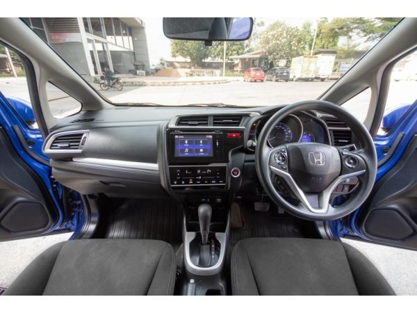 2015Honda Jazz 1.5SV เบนซิน รูปที่ 4