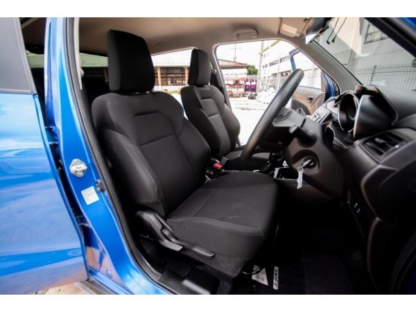 2019 Suzuki Swift 1.2 GL ซูซูกิสวิฟต์ รถบ้านมือเดียว รูปที่ 4