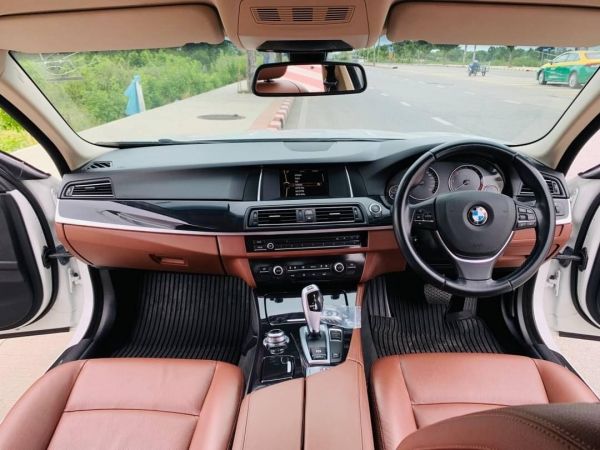 BMW SERIES 5 520D LCI SPORT F10 2014 จด 2017 รูปที่ 4