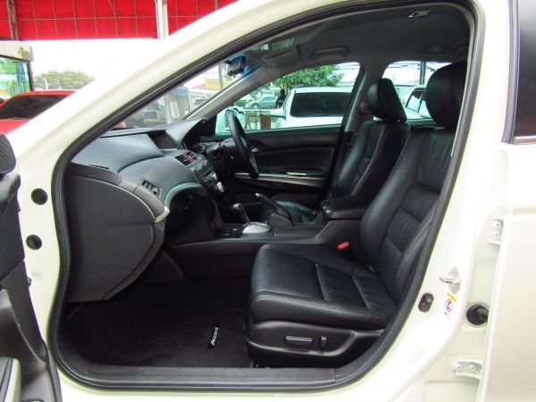 Honda accord 2.0EL Auto / 2011 รูปที่ 4