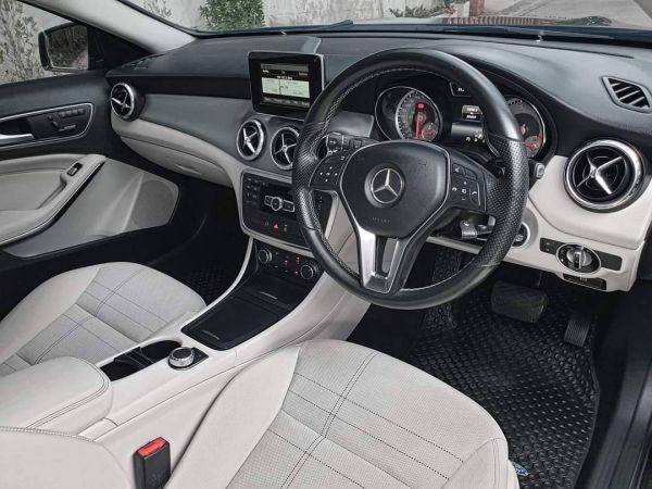 Benz GLA200 ปี2016 รูปที่ 4