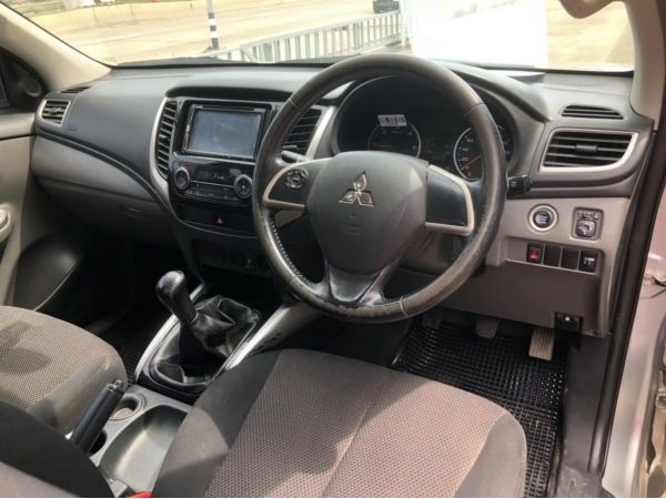 2017 MITSUBISHI TRITON CAB PLUS GLS 2.4 รูปที่ 4