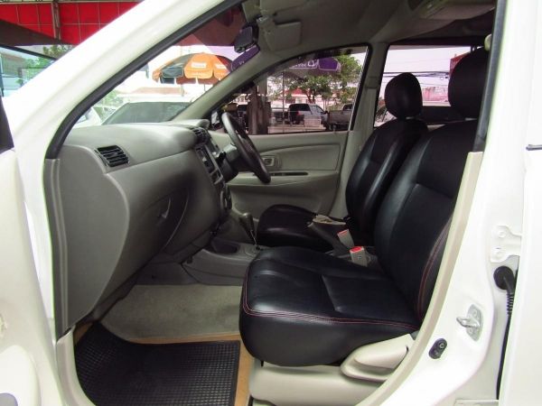 TOYOTA AVANZA 1.5E 2011/ออโต้ รูปที่ 4