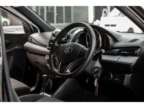 Toyota Yaris 1.2E 2014 ฟรีดาวน์ ขับฟรี60 วัน รูปที่ 4