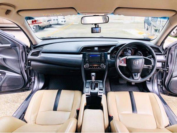 2018 Honda Civic 1.8E เครดิตดี ฟรีดาวน์ รูปที่ 4