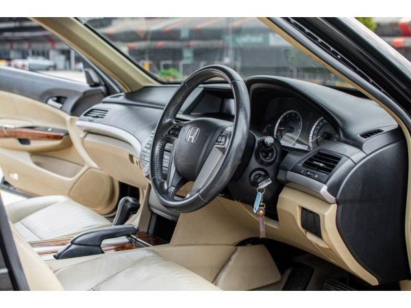 HONDA ACCORD 2.0el  (mc )2011 รูปที่ 4