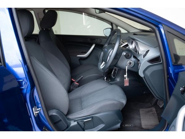 รถเก๋ง Ford Fiesta 1.5 Sport (Hatchback) ปี 13 C 9796 รูปที่ 4