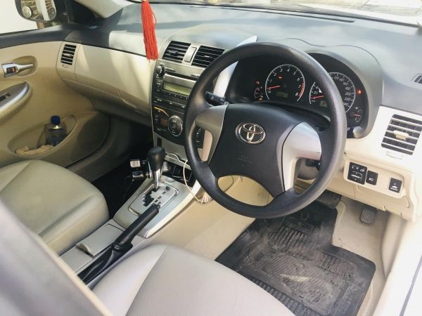 Toyota Altis 1.8E ปี 2012 สีขาว รูปที่ 4