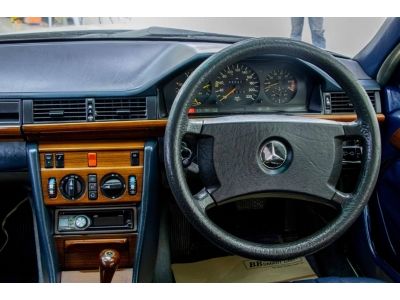 1988 Mercedes-Benz  230E 2.0  เบนซิน   ขายสดเท่านั้น รูปที่ 4
