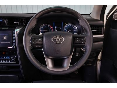 2020 TOYOTA FORTUNER 2.4 V รูปที่ 4