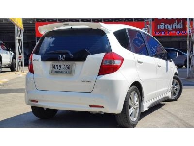 2011 Honda Jazz 1.5V  ผ่อนเพียง 6,xxx เท่านั้น รูปที่ 4