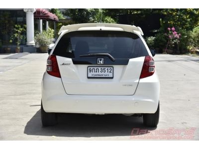 2010 HONDA JAZZ 1.5 V *ใช้เงิน 5 พันออกรถ ฟรีดาวน์ แถมประกันภัย รูปที่ 4