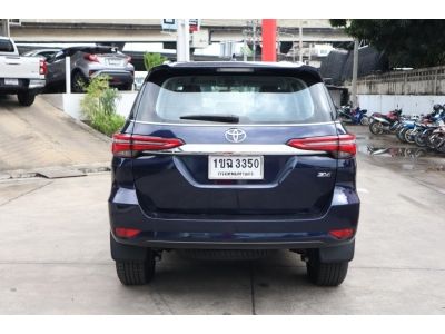 Fortuner 2.4 V 4x4 ปี 20 รถทดลองขับจากโตโยต้ามอเตอร์ เลขไมล์แท้  มีวารันตีต่อจากป้ายแดง ฟรีดาวน์ ผ่อนเดือนละ 21,xxx.- รูปที่ 4