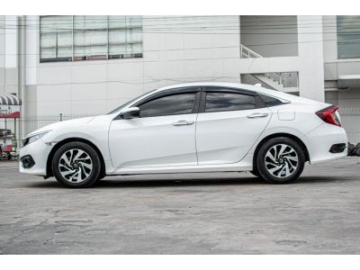 Honda civic 1.8 EL เบนซิน 2016 สวยมากคันนี้ ฟรีดาวน์ รูปที่ 4