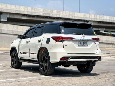 2017 TOYOTA FORTUNER 2.8 4WD TRD SPORTIVO BLACK TOP รูปที่ 4